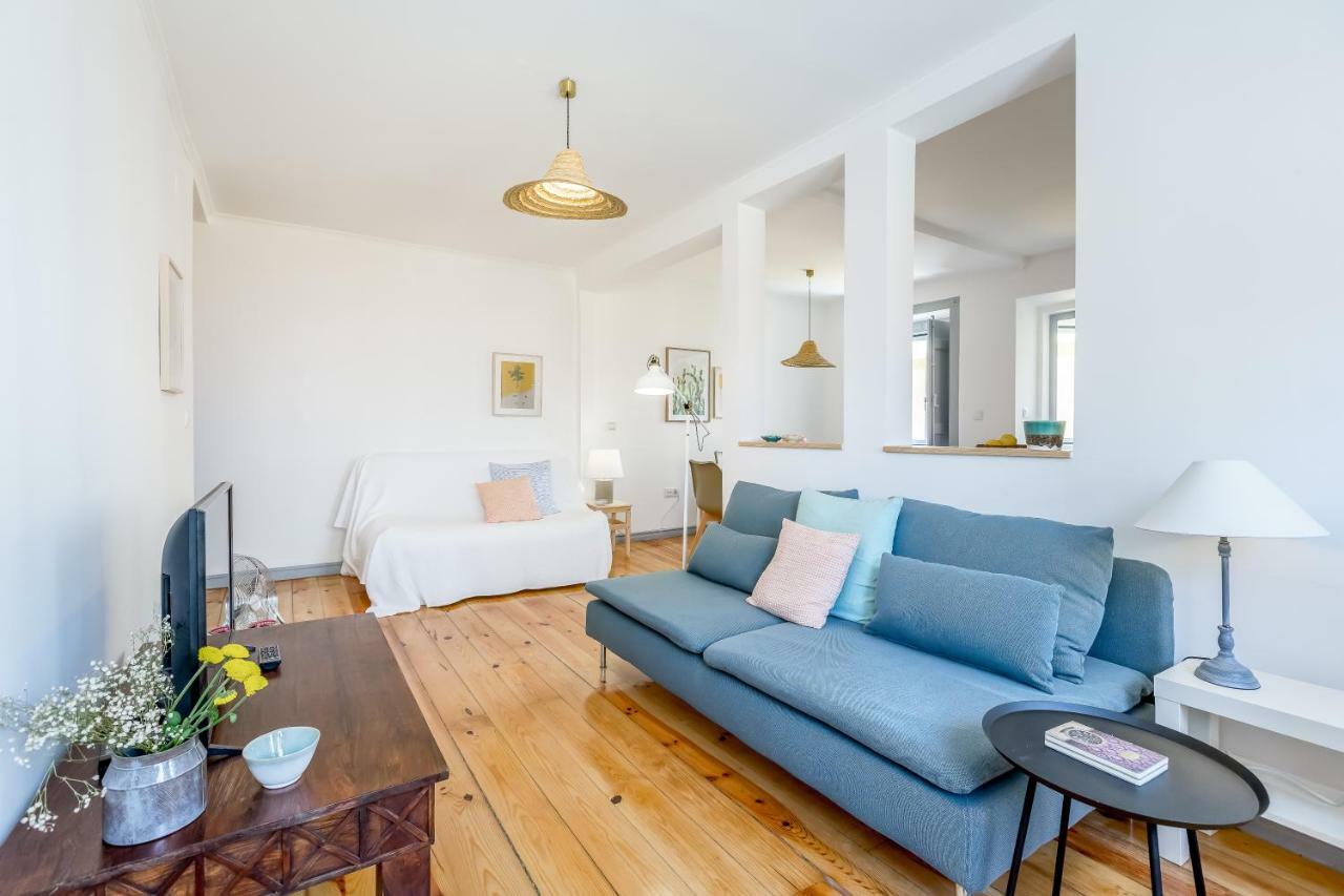 Alfama, Bright And Spacious With Private Terrace, By Timecooler Лиссабон Экстерьер фото