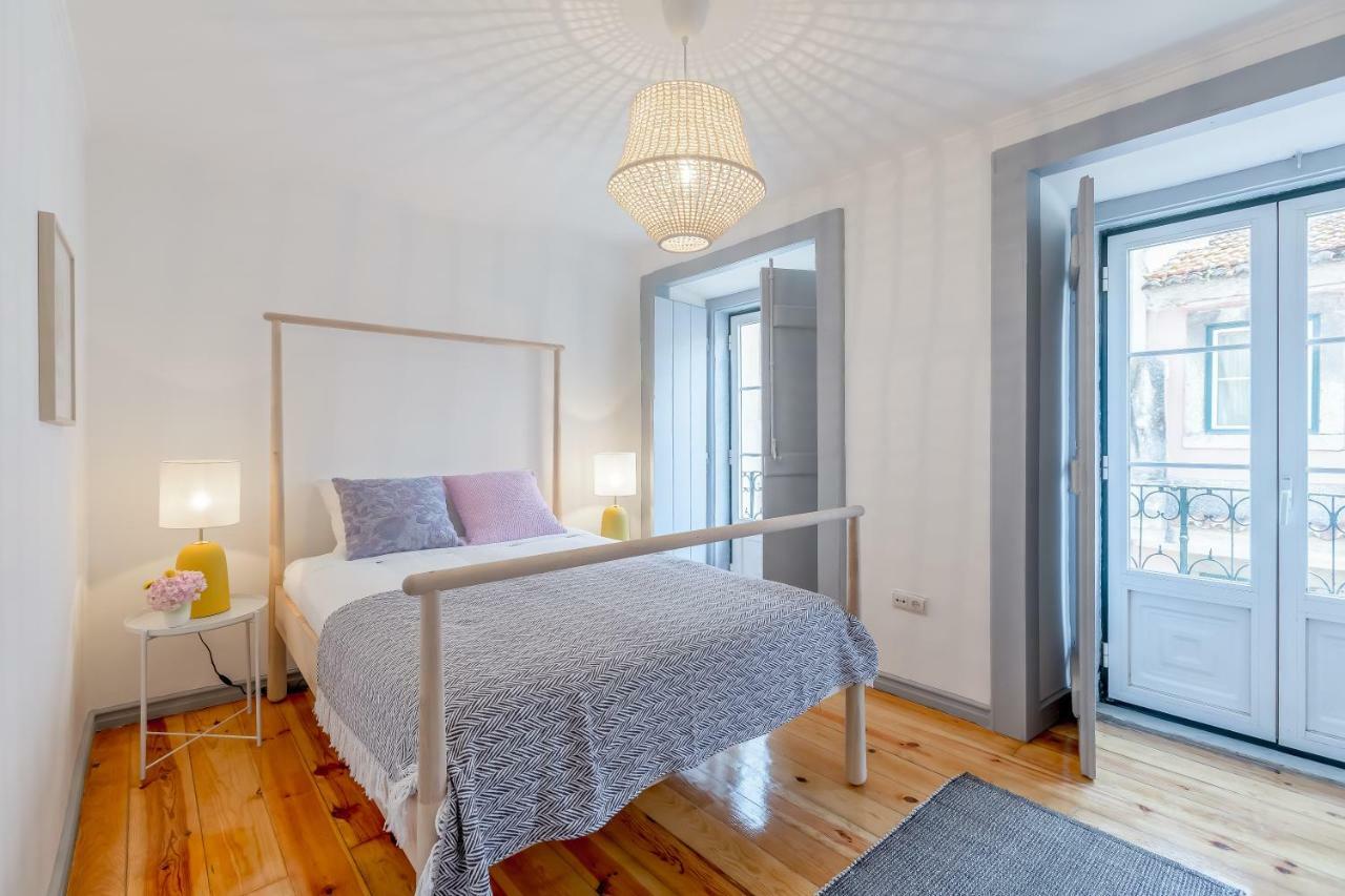 Alfama, Bright And Spacious With Private Terrace, By Timecooler Лиссабон Экстерьер фото